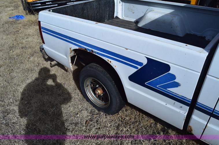 image for item K4481 1988 Chevrolet S10 pickup truck