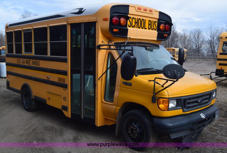 image for item K4484 2005 Ford E450 school bus
