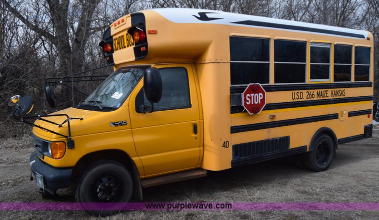 image for item K4484 2005 Ford E450 school bus