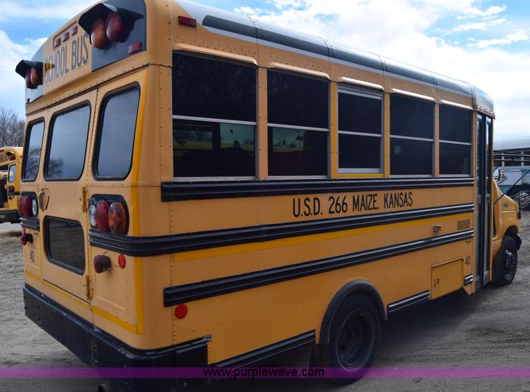 image for item K4484 2005 Ford E450 school bus