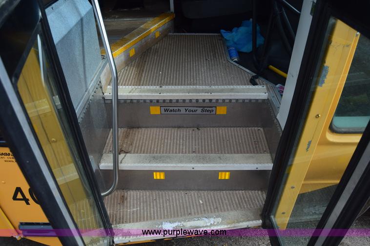 image for item K4484 2005 Ford E450 school bus