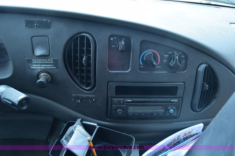 image for item K4484 2005 Ford E450 school bus