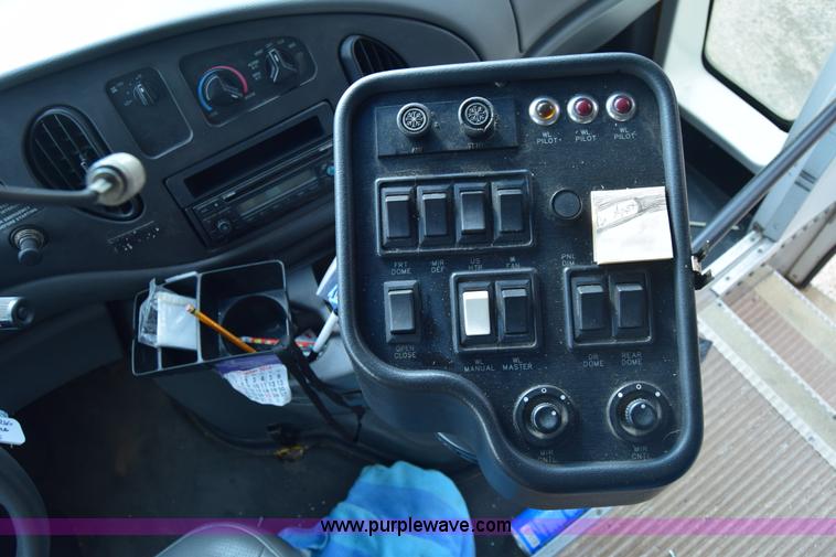 image for item K4484 2005 Ford E450 school bus