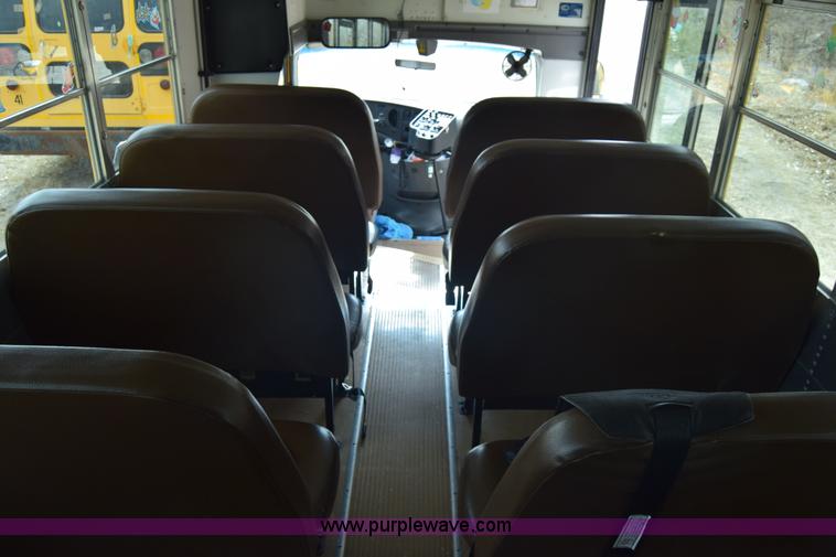 image for item K4484 2005 Ford E450 school bus