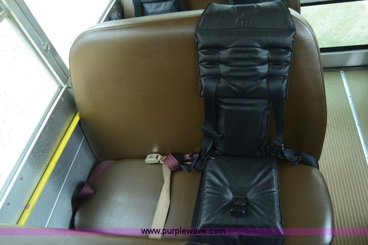 image for item K4484 2005 Ford E450 school bus