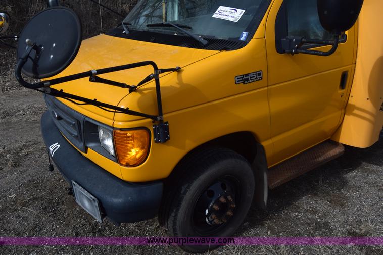 image for item K4484 2005 Ford E450 school bus