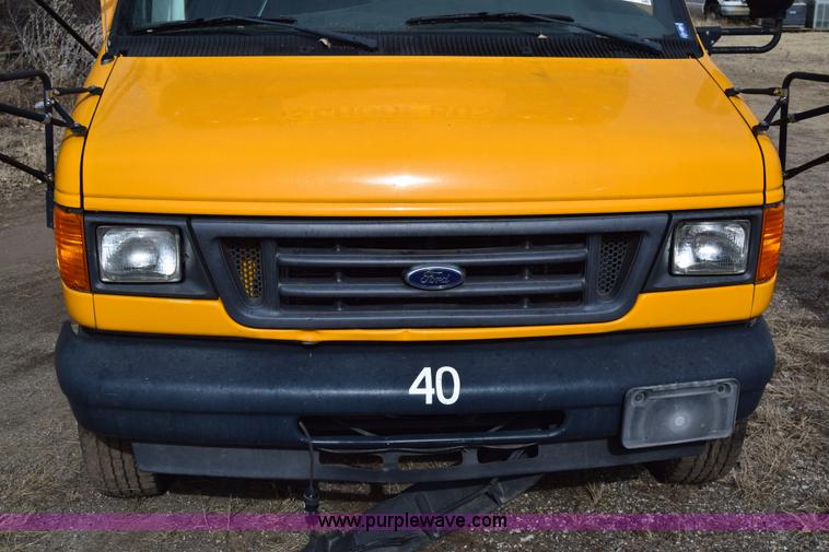 image for item K4484 2005 Ford E450 school bus