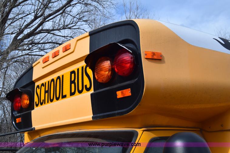 image for item K4484 2005 Ford E450 school bus
