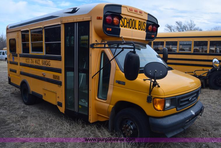 image for item K4485 2005 Ford Econoline E450 school bus