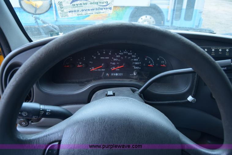 image for item K4485 2005 Ford Econoline E450 school bus