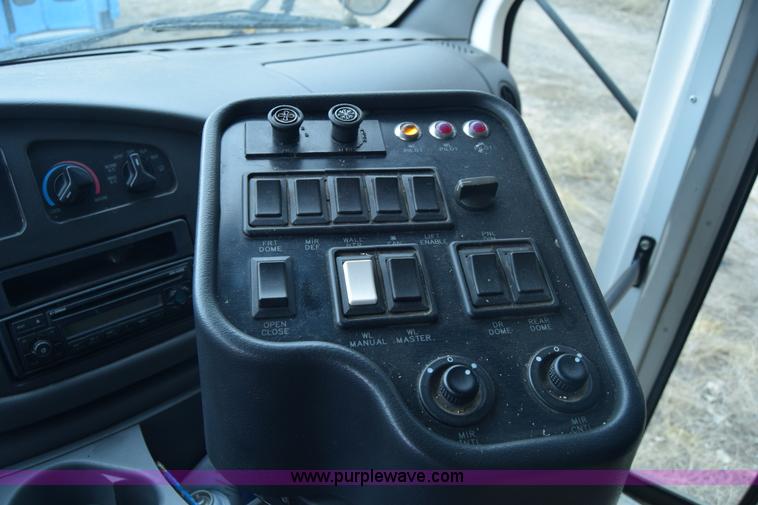 image for item K4485 2005 Ford Econoline E450 school bus