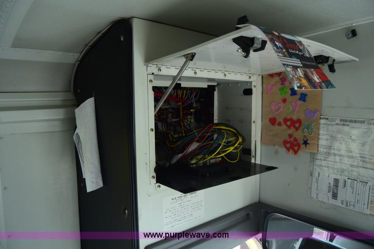 image for item K4485 2005 Ford Econoline E450 school bus