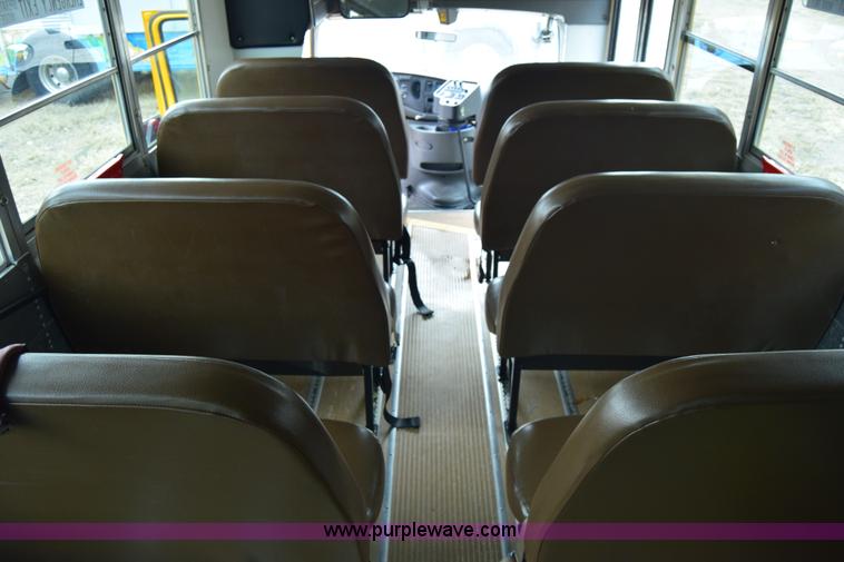 image for item K4485 2005 Ford Econoline E450 school bus