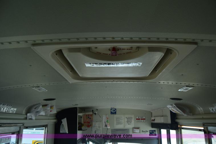 image for item K4485 2005 Ford Econoline E450 school bus