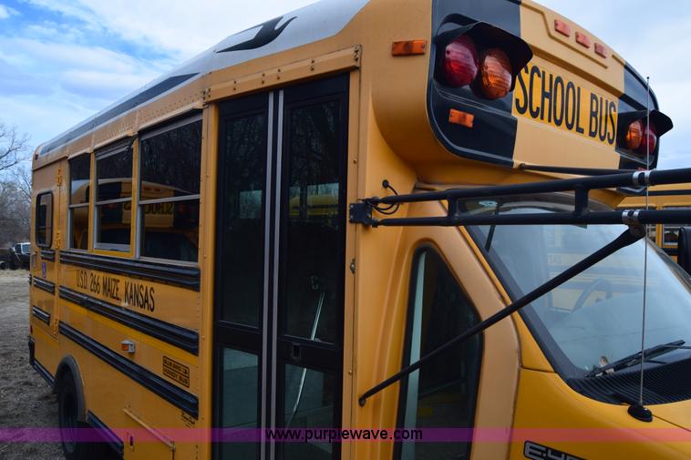 image for item K4485 2005 Ford Econoline E450 school bus