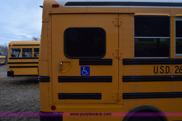 image for item K4485 2005 Ford Econoline E450 school bus