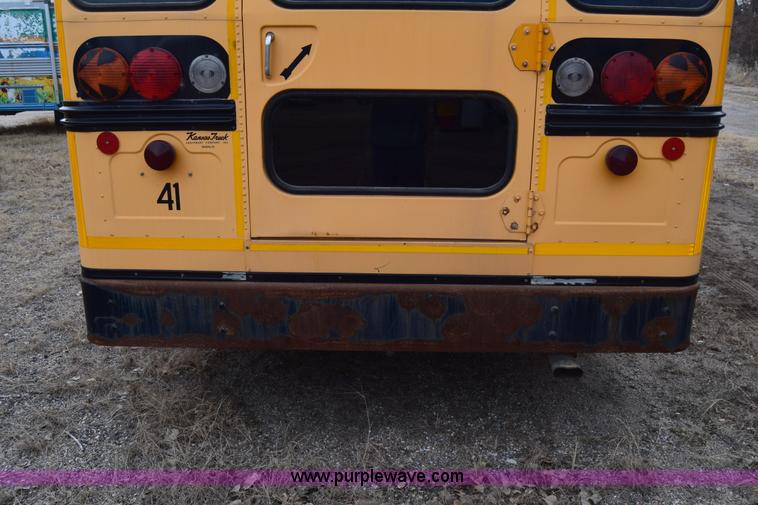 image for item K4485 2005 Ford Econoline E450 school bus