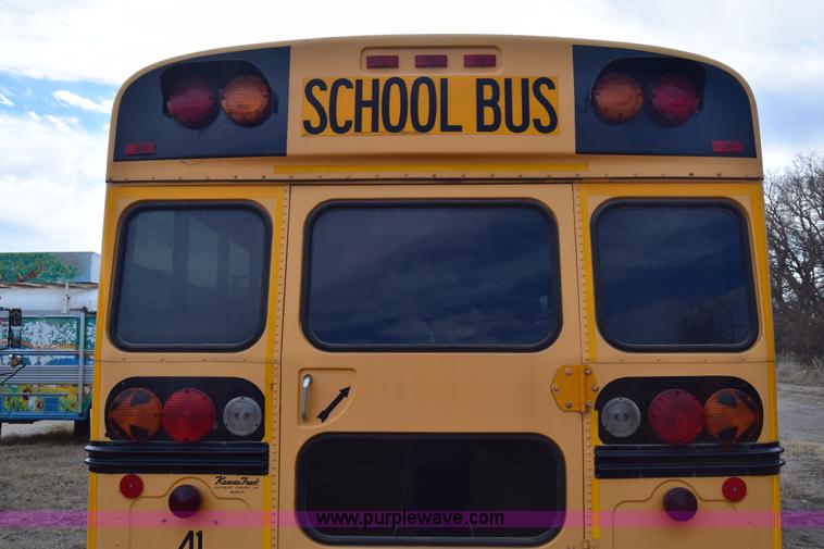 image for item K4485 2005 Ford Econoline E450 school bus