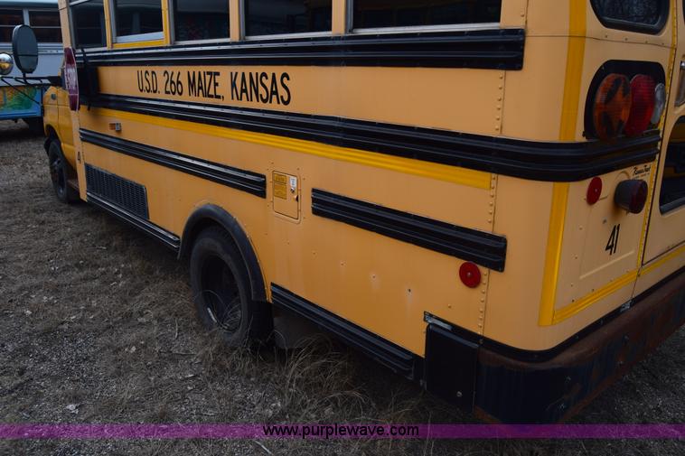 image for item K4485 2005 Ford Econoline E450 school bus