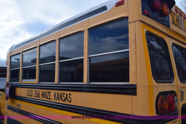 image for item K4485 2005 Ford Econoline E450 school bus