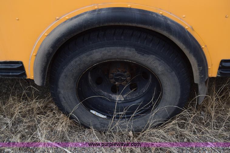 image for item K4485 2005 Ford Econoline E450 school bus