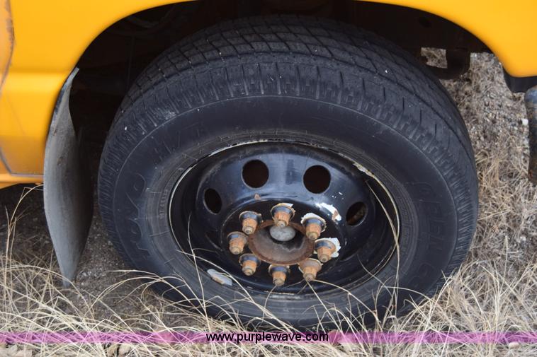 image for item K4485 2005 Ford Econoline E450 school bus