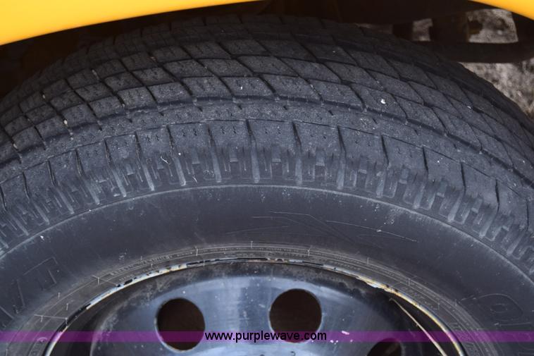 image for item K4485 2005 Ford Econoline E450 school bus