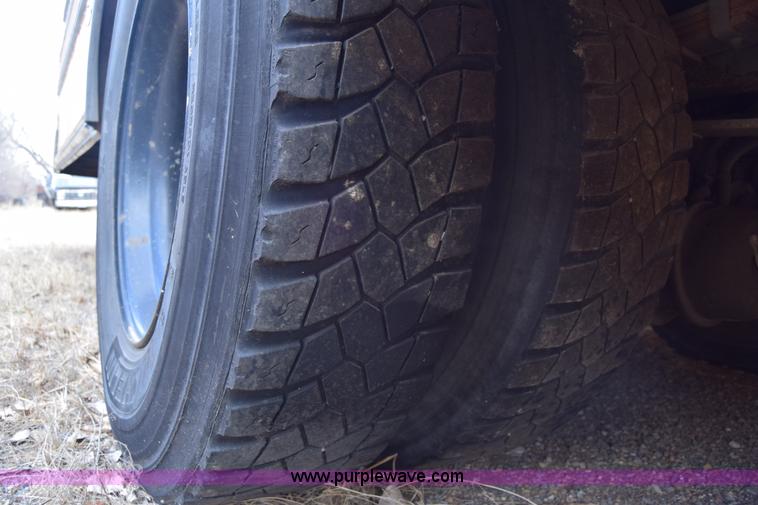 image for item K4486 2000 Blue Bird TC2000 school bus