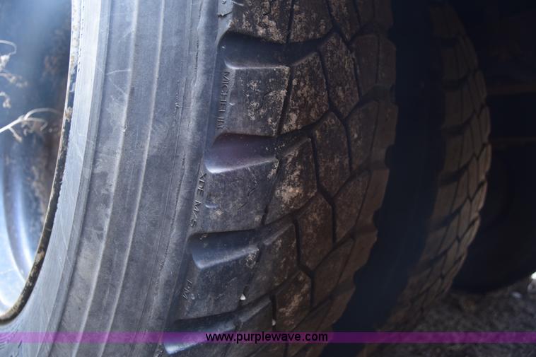 image for item K4486 2000 Blue Bird TC2000 school bus