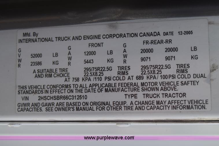 image for item K4488 2006 International 9900i semi truck