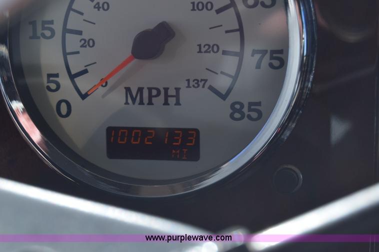 image for item K4488 2006 International 9900i semi truck