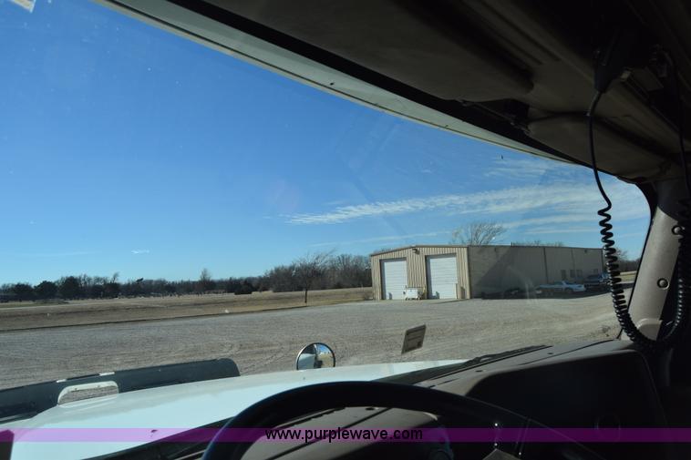 image for item K4488 2006 International 9900i semi truck