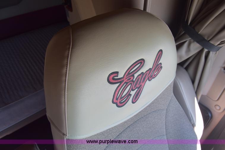 image for item K4488 2006 International 9900i semi truck