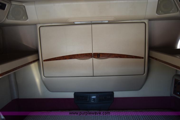 image for item K4488 2006 International 9900i semi truck