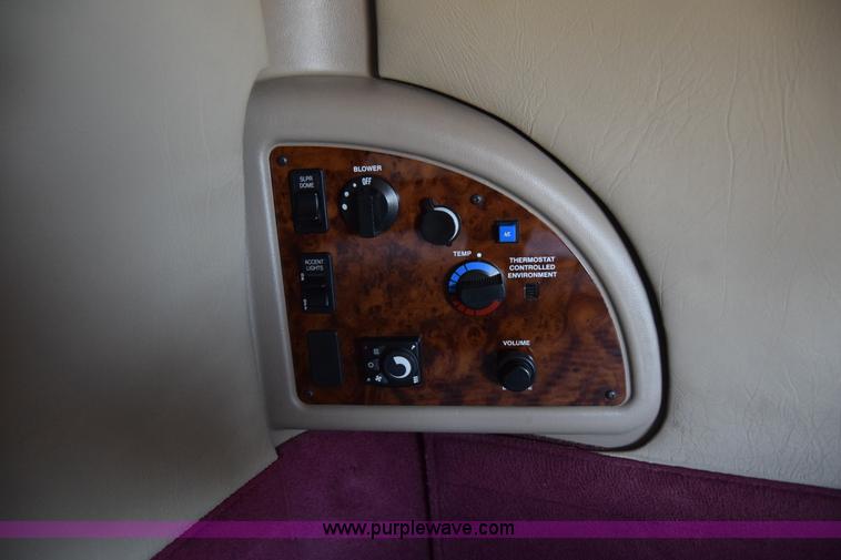 image for item K4488 2006 International 9900i semi truck