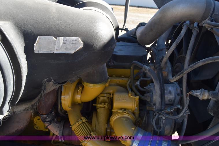 image for item K4488 2006 International 9900i semi truck