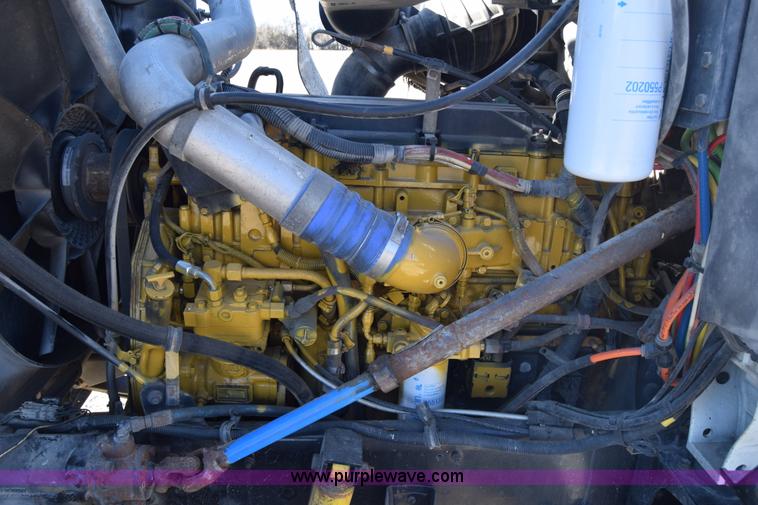 image for item K4488 2006 International 9900i semi truck