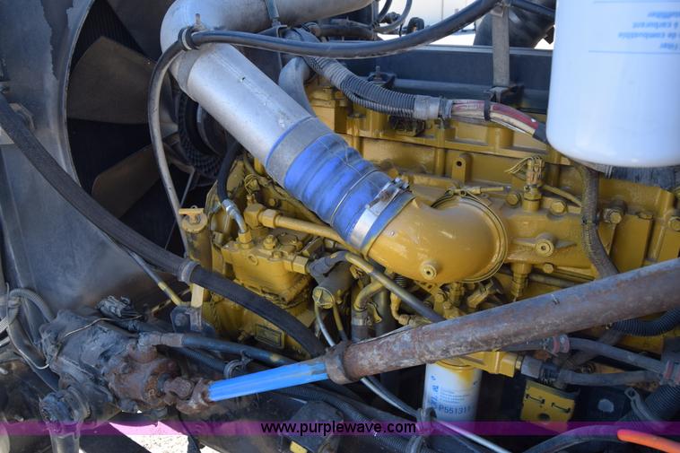 image for item K4488 2006 International 9900i semi truck