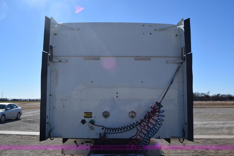 image for item K4488 2006 International 9900i semi truck