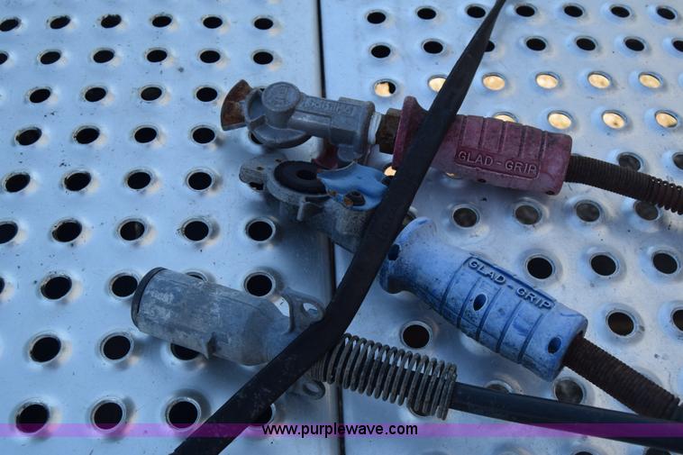 image for item K4488 2006 International 9900i semi truck