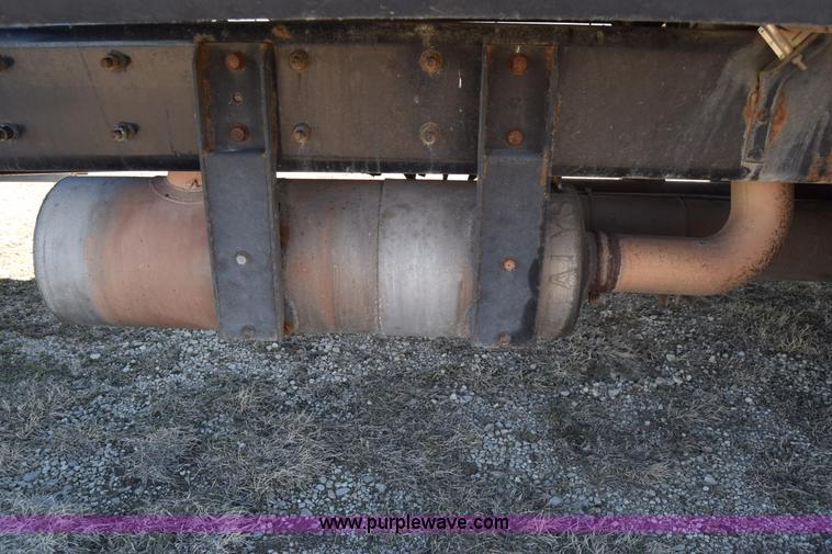 image for item K4488 2006 International 9900i semi truck