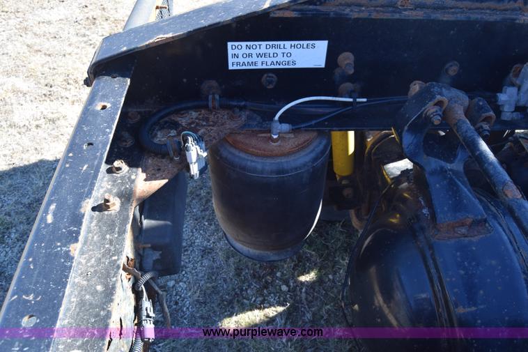 image for item K4488 2006 International 9900i semi truck