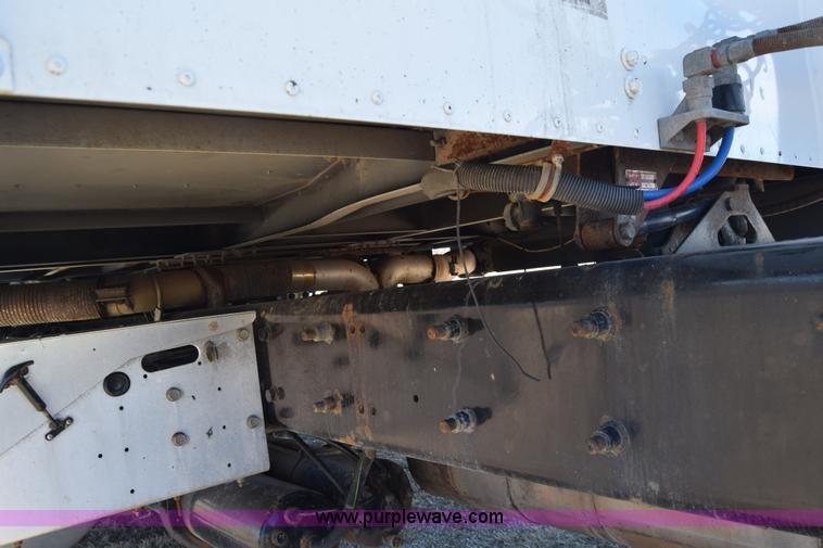 image for item K4488 2006 International 9900i semi truck