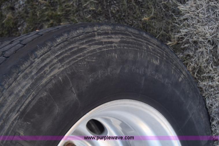 image for item K4488 2006 International 9900i semi truck