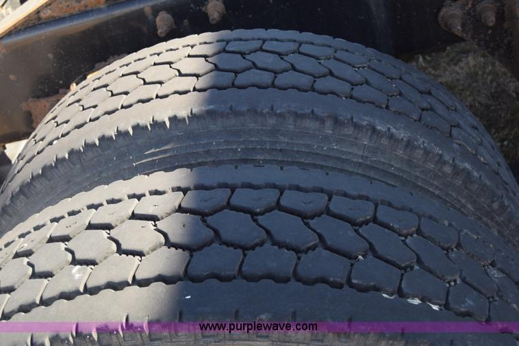 image for item K4488 2006 International 9900i semi truck