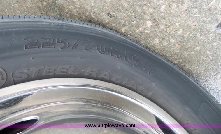 image for item K5476 1999 Ford F450 Super Duty utility truck