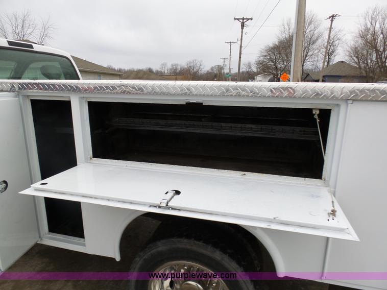 image for item K5476 1999 Ford F450 Super Duty utility truck