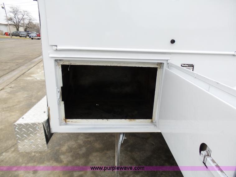 image for item K5476 1999 Ford F450 Super Duty utility truck