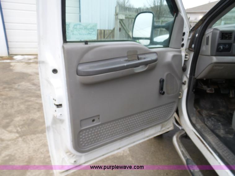 image for item K5476 1999 Ford F450 Super Duty utility truck