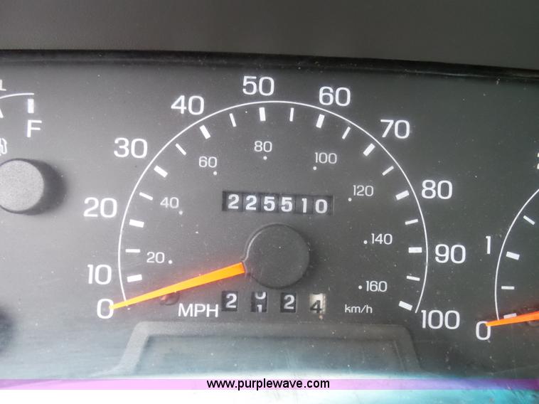 image for item K5476 1999 Ford F450 Super Duty utility truck